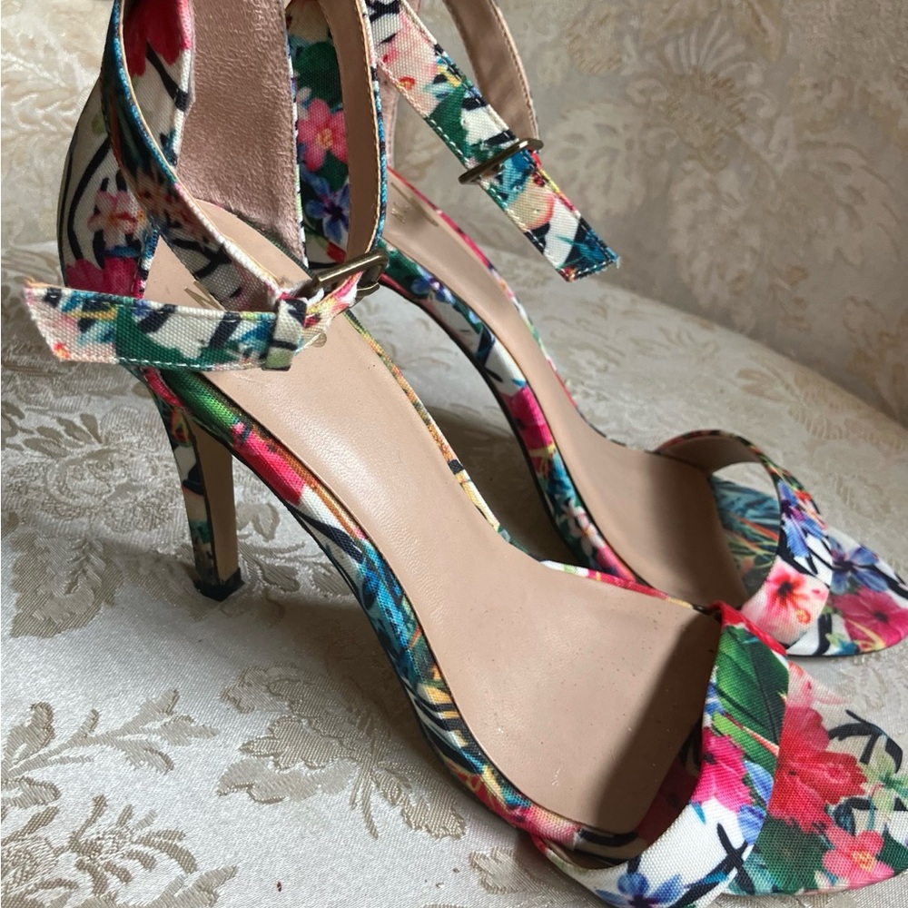 Mix No. 6. Floral Heel